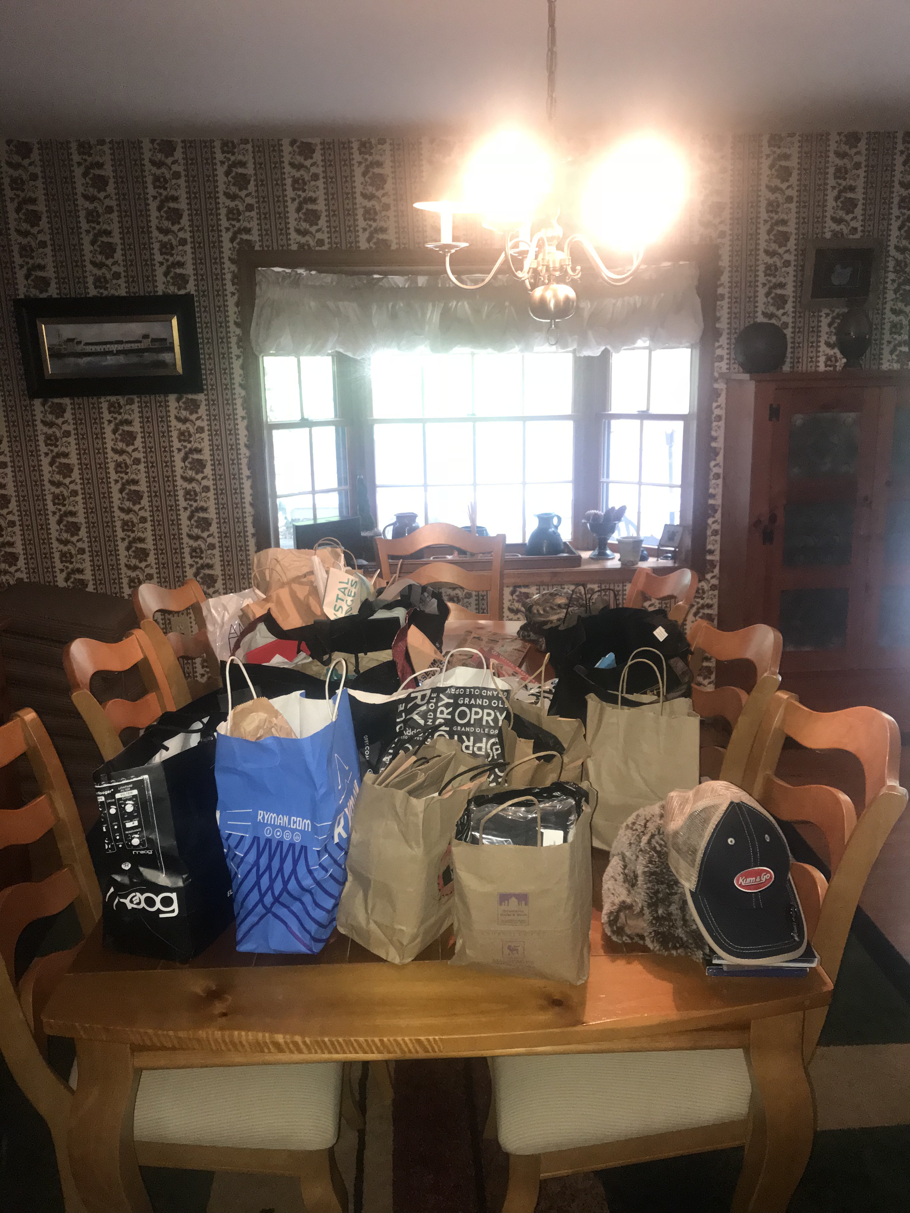 BB5B77D8-6B97-49CE-B8A3-E92CF9223C2C